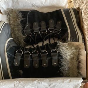 Sorel Women’s Joan of Arctic Snow Boot